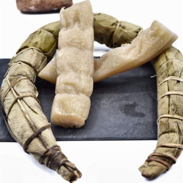 La Kribienne - Bobolo baton de manioc Bâton de manioc (Bobolo)